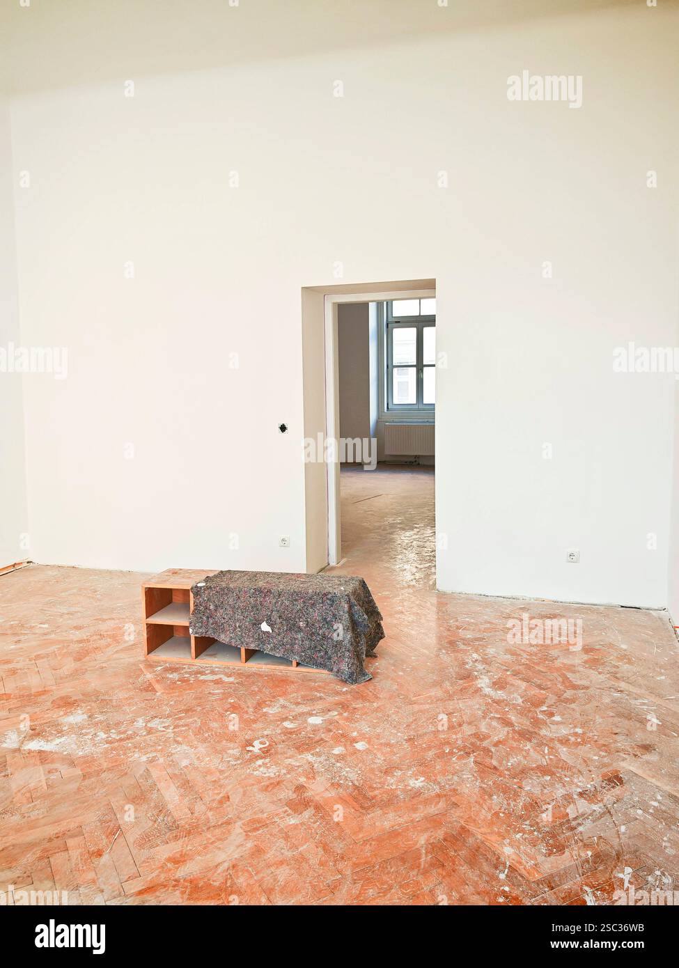 rivitalizzazione degli interni di un edificio e di una struttura, lavori di costruzione e conservazione rivitalizzazione degli interni di un edificio Foto Stock