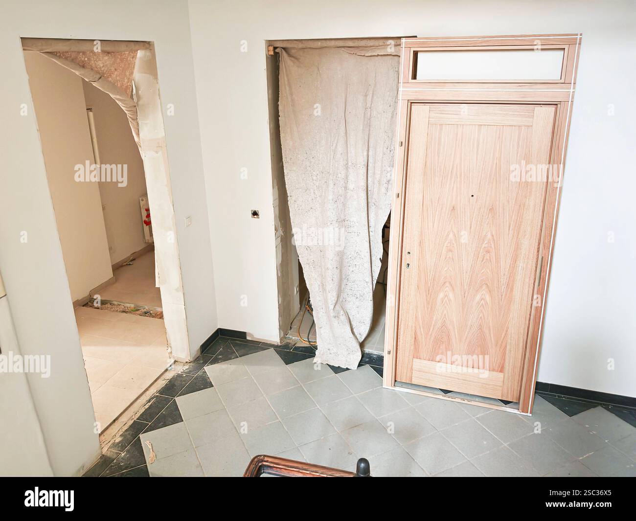 rivitalizzazione degli interni di un edificio e di una struttura, lavori di costruzione e conservazione rivitalizzazione degli interni di un edificio Foto Stock