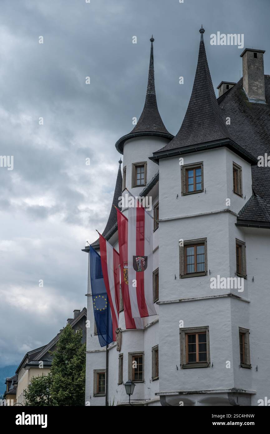 Il castello di Rosenberg, monumento storico locale, è Rathaus o municipio di Zell am SEE, Salisburgo, Austria. Foto Stock