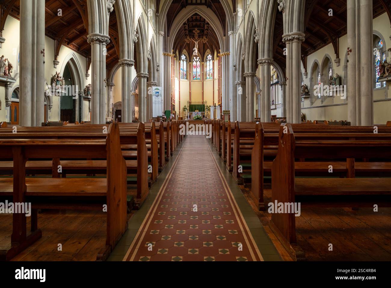 Interno della cattedrale cattolica di St John's Portsmouth. Febbraio 2025. Foto Stock