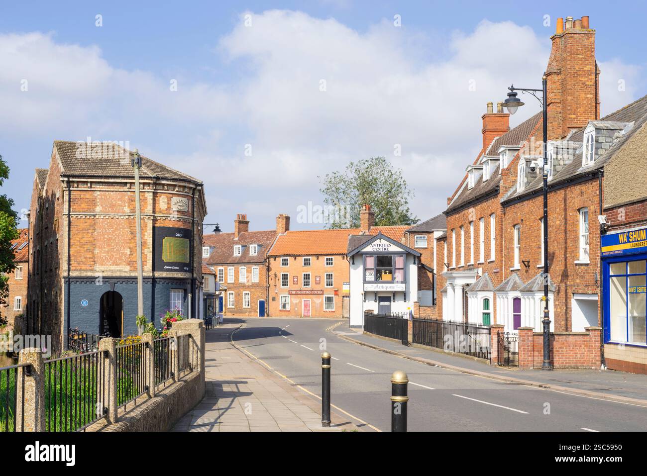 Horncastle Village Center Greenan Cycles Shop on Bridge Treet Horncastle Lincolnshire Inghilterra Regno Unito Europa Foto Stock