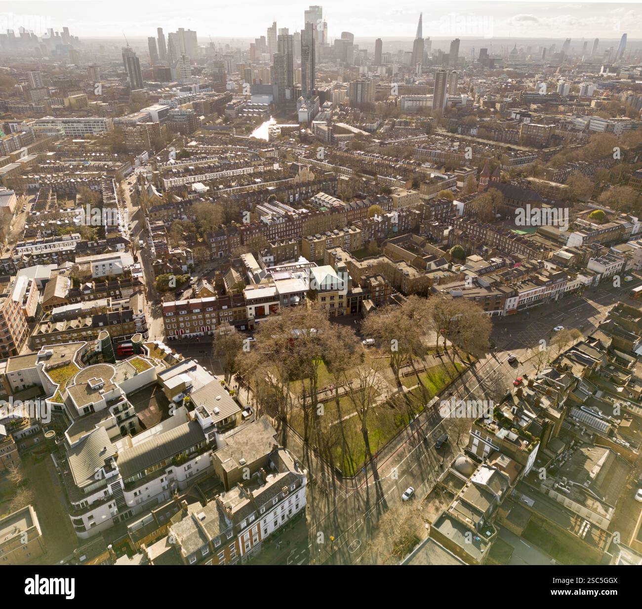 Vista ad alto angolo di City Road, Islington, Angel, Londra, Regno Unito Foto Stock