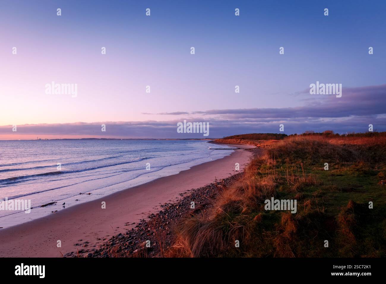 Alba su Togston Beach, Druridge Bay, Northumberland, 2025 Foto Stock