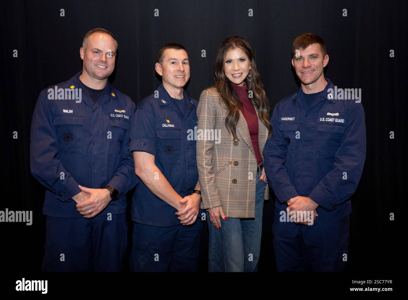 Il segretario del Dipartimento per la sicurezza interna (DHS) Kristi Noem si reca a New Orleans, Louisiana, per osservare le operazioni di sicurezza del DHS per il Super Bowl LIX, 3 febbraio 2025. Proseguendo una partnership di oltre 20 anni, più di 690 dipendenti DHS stanno lavorando per proteggere circa 73.000 fan che partecipano al Super Bowl LIX (foto DHS di Tia Dufour) Foto Stock