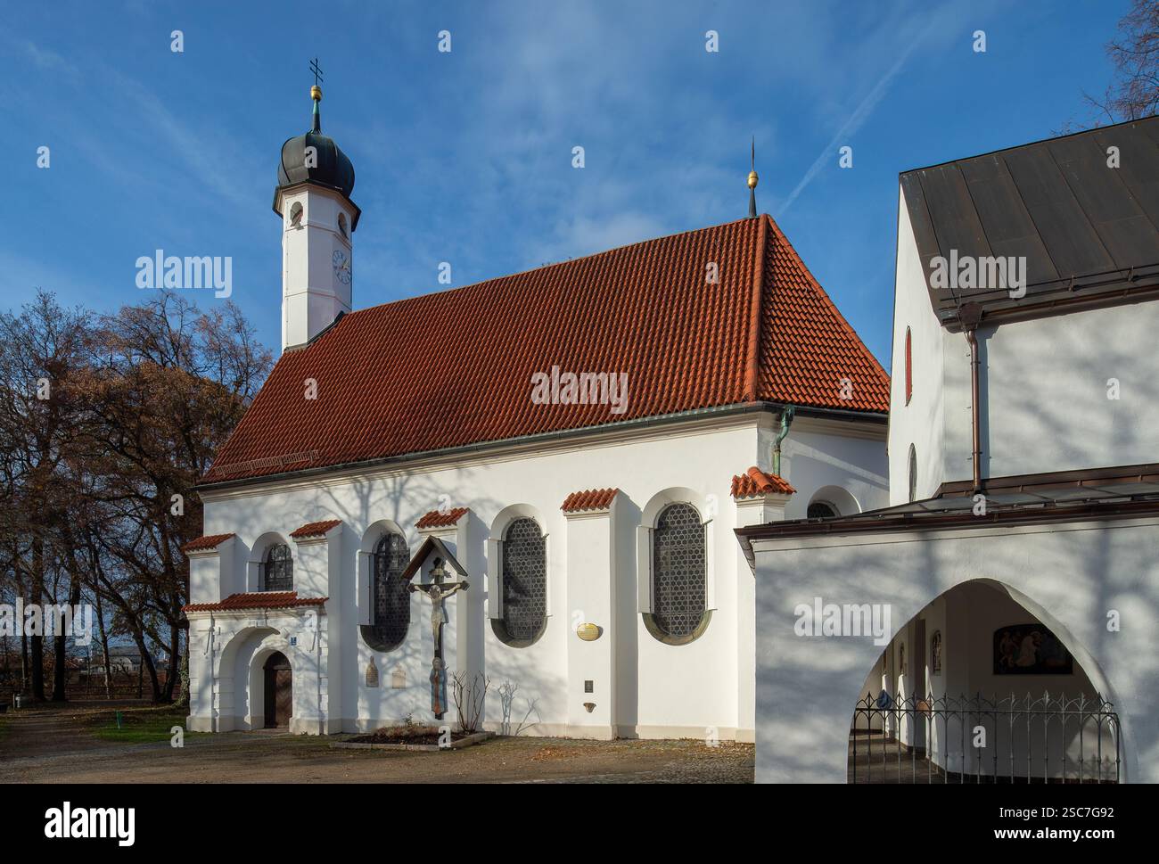 26.11.2024, Germania, Monaco di Baviera - St. Nikolai am Gasteig - Chiesa cattolica di Monaco-Haidhaisen. I servizi della Chiesa ortodossa Ucraina prendono il plac Foto Stock