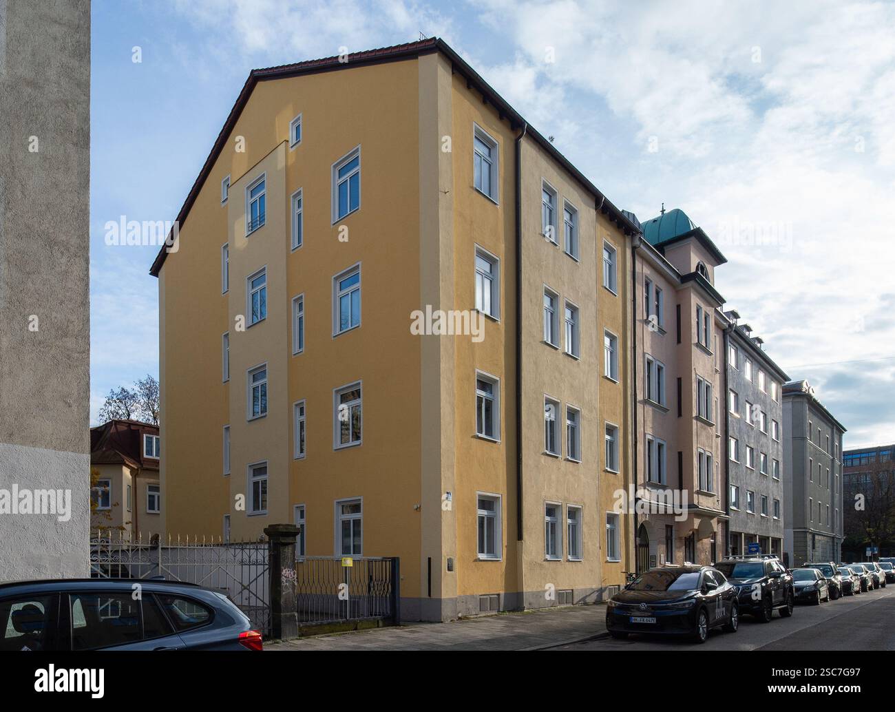 26.11.2024, Germania, Monaco di Baviera - immobili residenziali multifamiliari nel quartiere Haidhausen. 0CE241126D007CAROEX.JPG [VERSIONE DEL MODELLO: NON APPLICABILE, Foto Stock