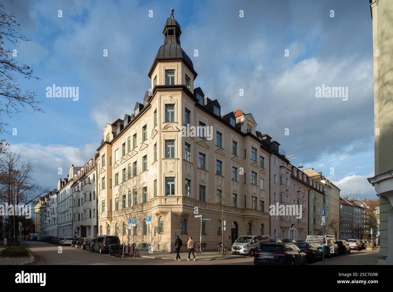 26.11.2024, Germania, Monaco di Baviera - immobili residenziali multifamiliari nel quartiere Haidhausen. 0CE241126D006CAROEX.JPG [VERSIONE DEL MODELLO: NON APPLICABILE, Foto Stock