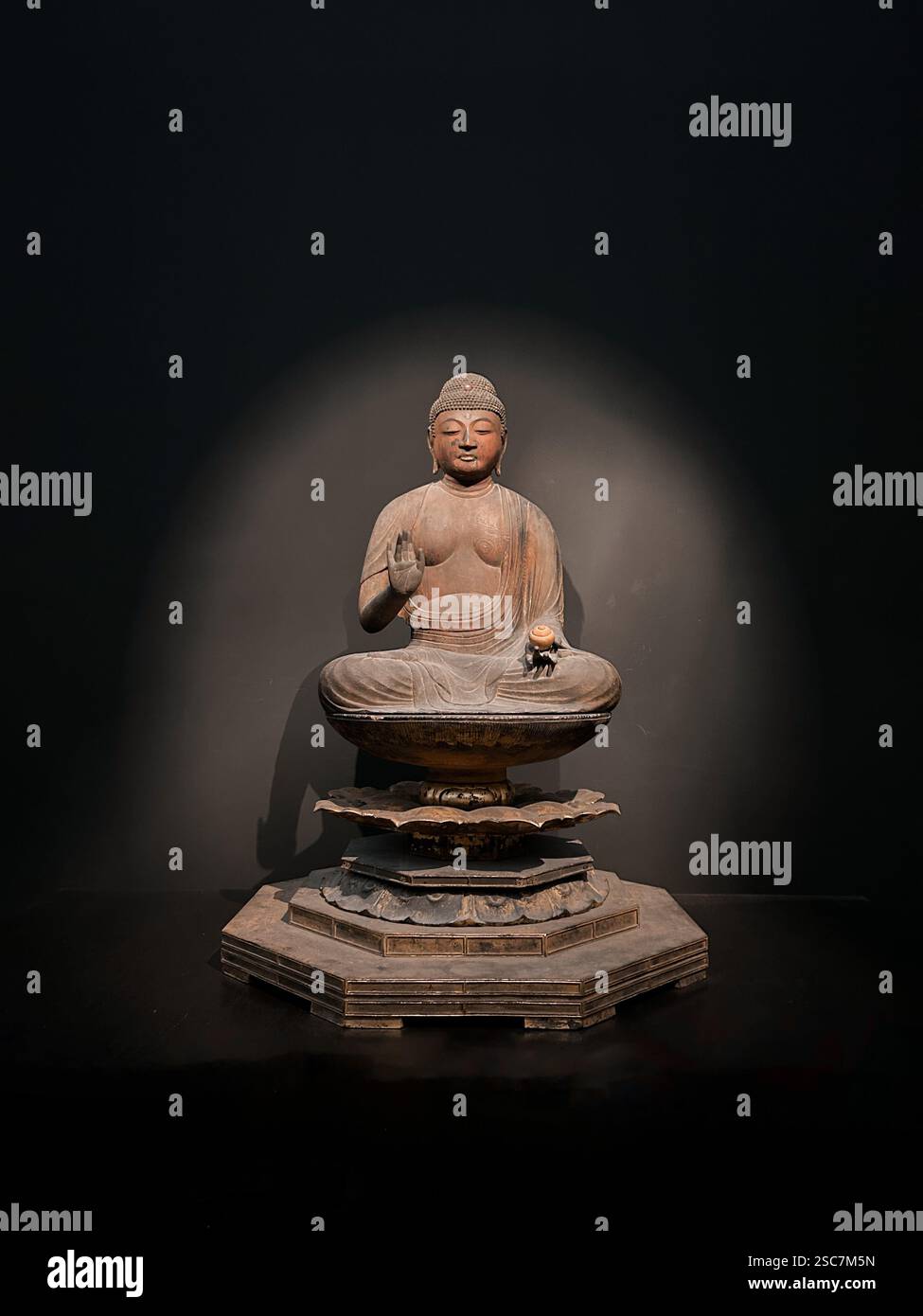 Statua del Buddha nel Museo Nazionale di Tokyo Foto Stock