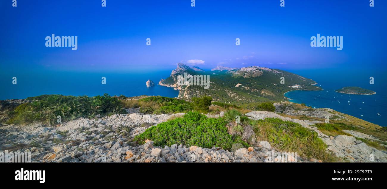 Penisola di Formentor, baia di Pollensa, Comarca Sierra de Tramuntana, Mar Mediterraneo, Maiorca, Isole Baleari, Spagna, Europa Foto Stock