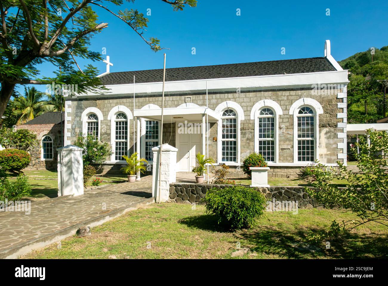 Storica St. Mary the Virgin, Anglican Church Cemetery a Port Elizabeth, Grenadine, Saint Vincent e Grenadine Foto Stock