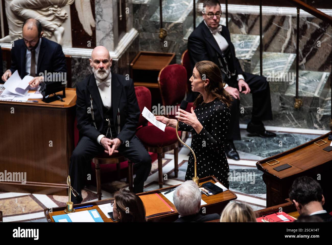FRANCIA-POLITICA-GOVERNO-PARLAMENTO Charlotte Parmentier-Lecocq, ministro associato al ministro del lavoro, della salute, della solidarietà e della famiglia, responsabile dell'autonomia e della disabilità, in Parlamento. Parigi, 5 febbraio 2025. PARIGI ILE-DE-FRANCE FRANCIA COPYRIGHT: XANDREAXSAVORANIXNERIX FRANCE-POLITICS-GOVERNMENT-PARLI ASAVORANINERI-23 Foto Stock