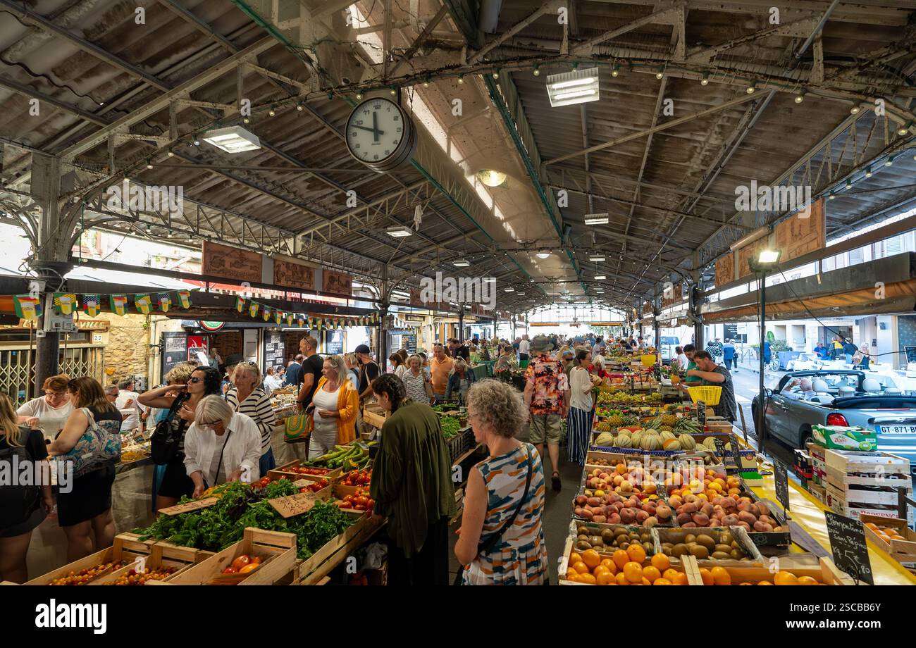 Antibes, Francia - 21.09.2024: Marche provenzale ad Antibes, Francia Foto Stock