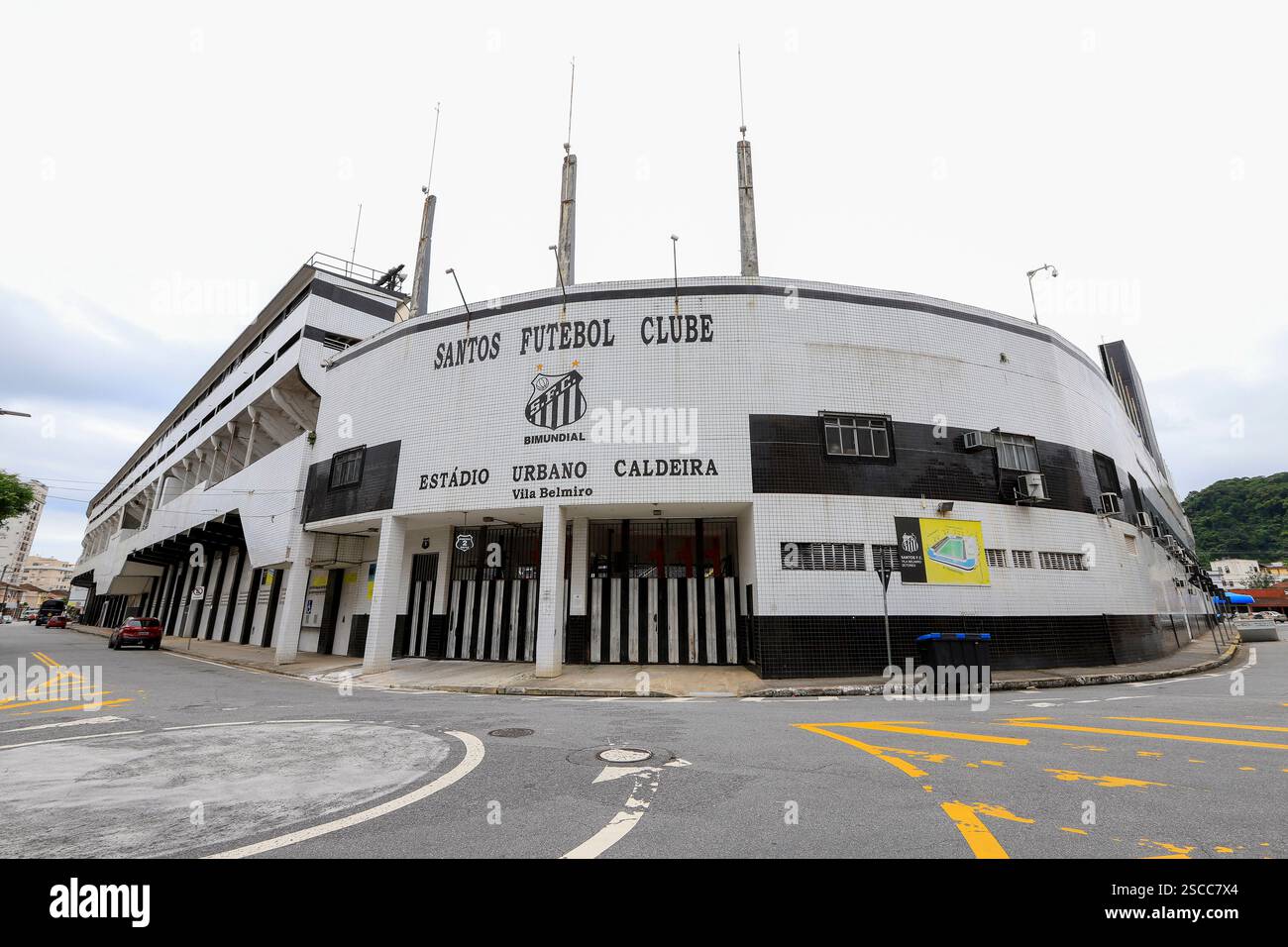 Santos, stato di San Paolo, Brasile - 15 febbraio 2020 - facciata dello stadio Urbano Caldeira, conosciuto come Vila Belmiro. Stadio di calcio del Santos FC . Foto Stock