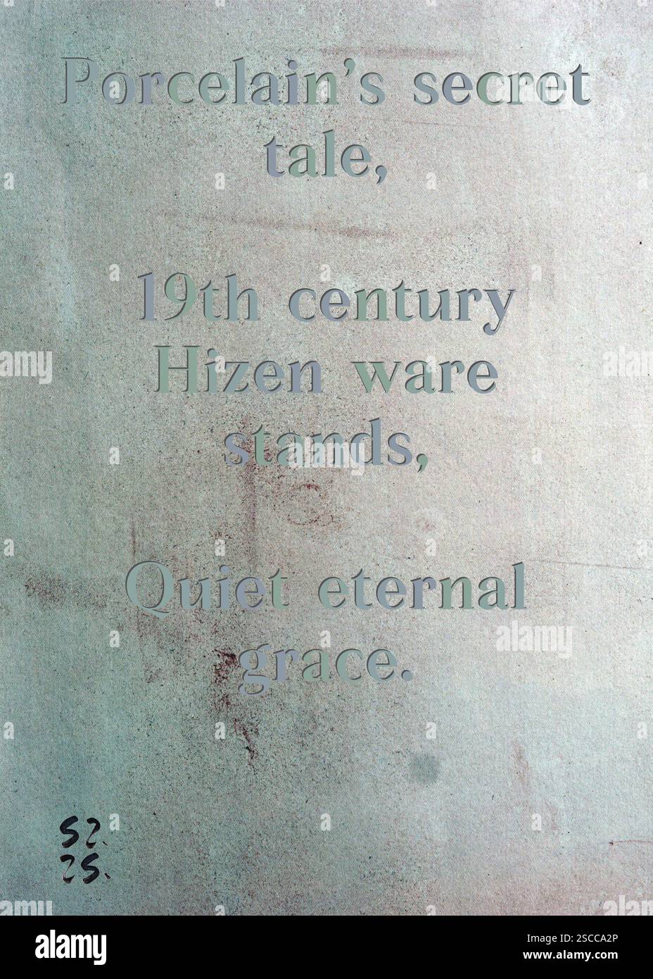 La storia segreta della porcellana, la ceramica Hizen del XIX secolo si erge, tranquilla grazia eterna. Aydın Yuksel's Silver Writers' Guild. Arte di Zsuzsa Szikra. Poetry Art Print, Triplumes è una forma poetica unica ispirata al tradizionale haiku, composta da tre righe che catturano momenti di chiarezza, emozione e approfondimento. Nella nostra collezione abbracciamo la libertà del linguaggio, dove la fusione delle parole e la rimozione dei trattini è più di una scelta stilistica: È un modo per trasmettere unità e vicinanza tra le idee, creando un'espressione fluida e compatta che risuona con i ritmi della vita moderna. Foto Stock