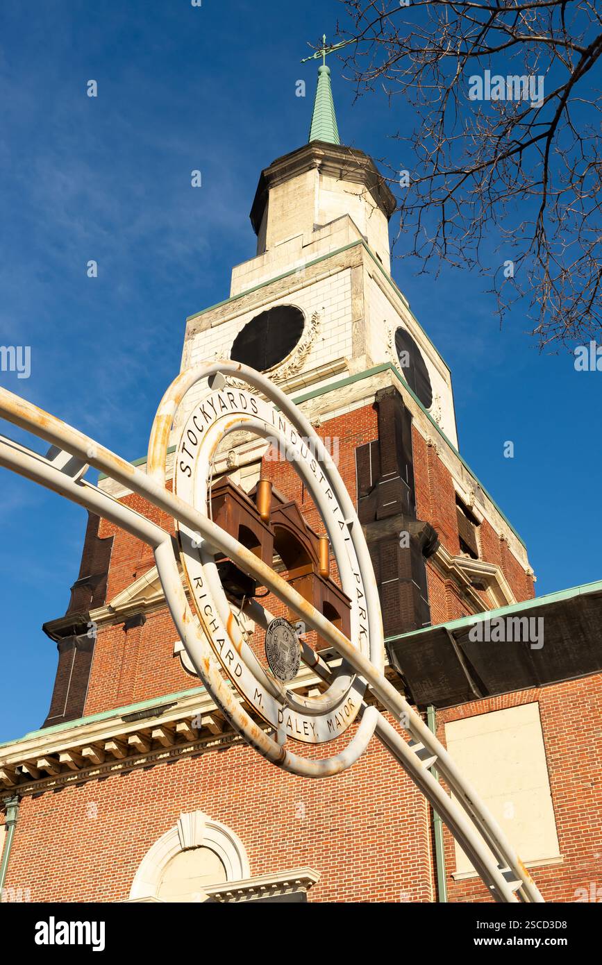 Esterno del vecchio edificio della banca sul retro del quartiere Yards, Chicago, Illinois, Stati Uniti. Foto Stock