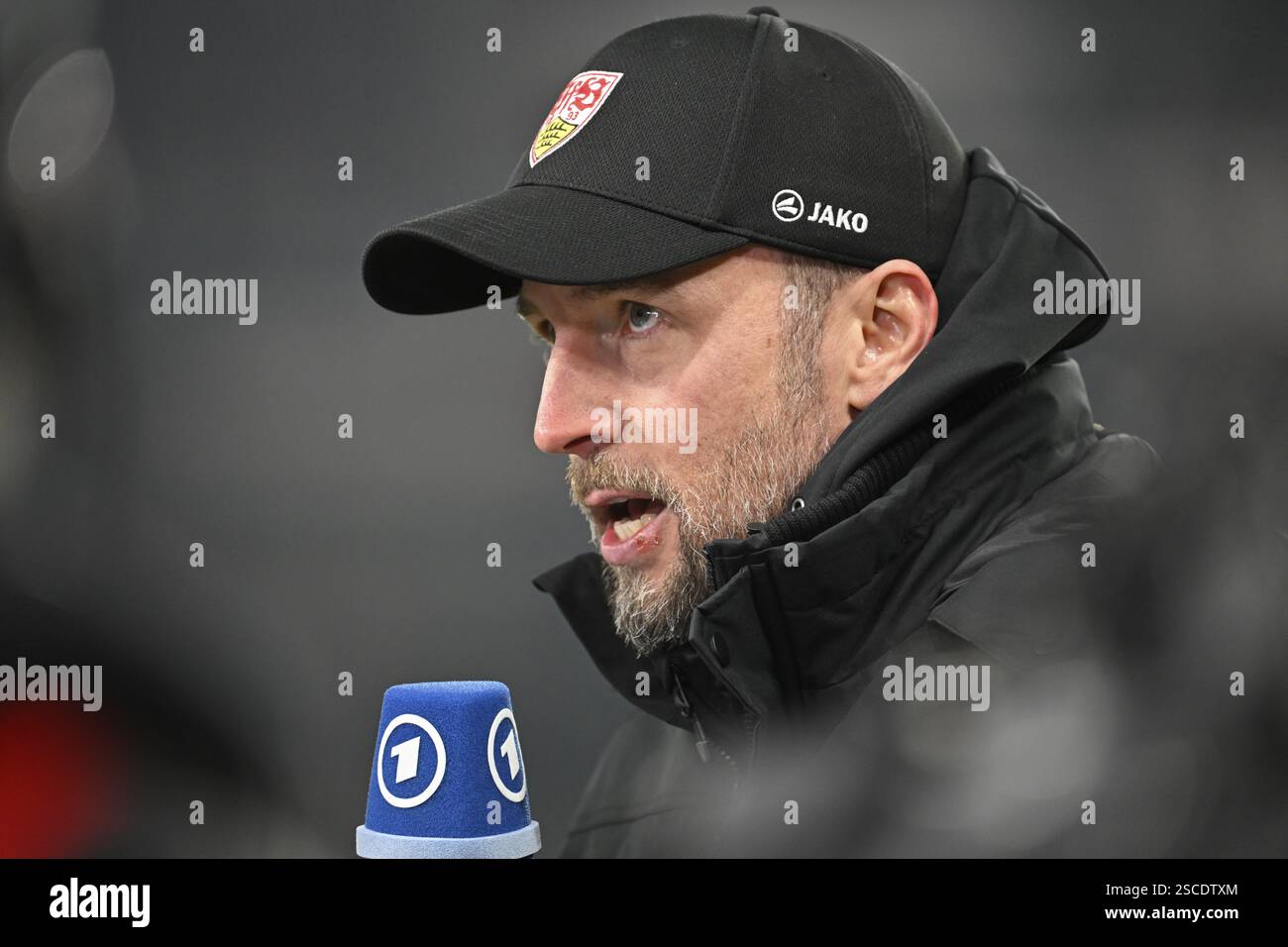 Coach Sebastian Hoeness VfB Stuttgart Ritratto in un'intervista ARD DFB-Pokal, MHPArena, MHP Arena Stuttgart, Baden-Wuerttemberg, Germania, Europa Foto Stock