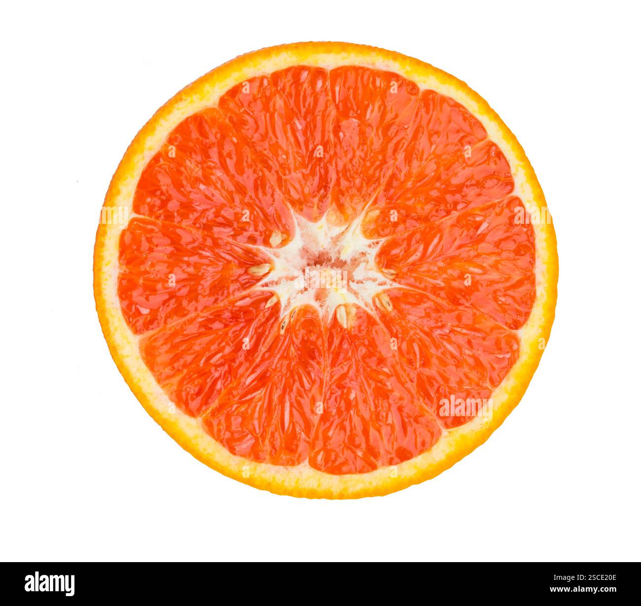 Rosso/arancio tagliato a metà su sfondo bianco Foto Stock