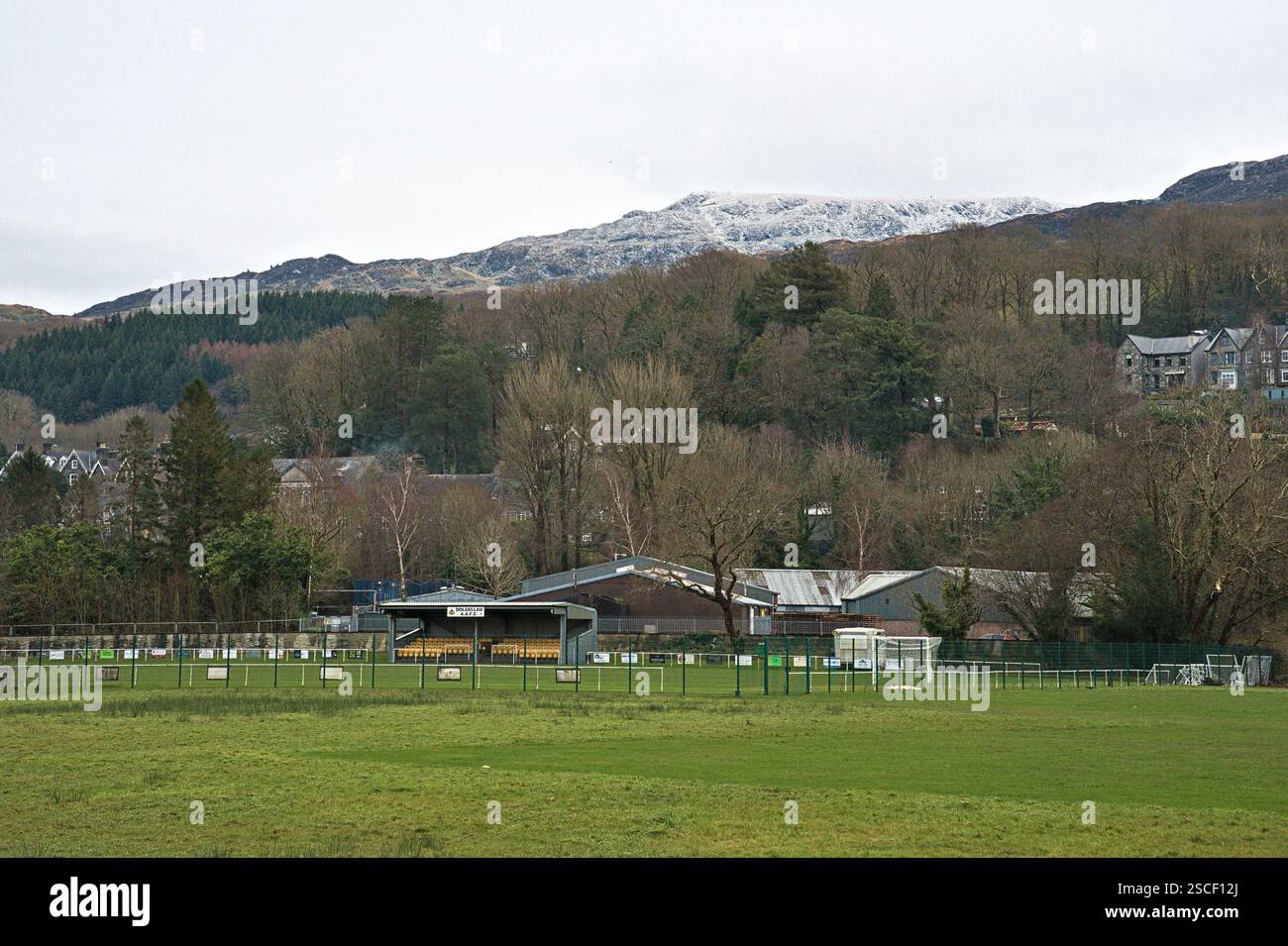 Stadio di calcio Dolgellau Athletic AFC CAE Marian – Dolgellau, Galles, Regno Unito – 4 gennaio 2025 Foto Stock Stadio di calcio Dolgellau Athletic AFC CAE Marian – Dolgellau, Galles, Regno Unito – 4 gennaio 2025 Foto Stock