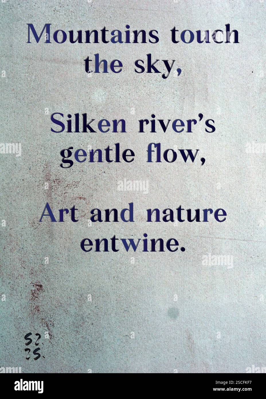 Le montagne toccano il cielo, il dolce scorrere del fiume Silken, l'arte e la natura. La Gilda degli scrittori d'argento di Adriana Costa. Arte di Zsuzsa Szikra. Poetry Art Print, Triplumes è una forma poetica unica ispirata al tradizionale haiku, composta da tre righe che catturano momenti di chiarezza, emozione e approfondimento. Nella nostra collezione abbracciamo la libertà del linguaggio, dove la fusione delle parole e la rimozione dei trattini è più di una scelta stilistica: È un modo per trasmettere unità e vicinanza tra le idee, creando un'espressione fluida e compatta che risuona con i ritmi della vita moderna. Foto Stock