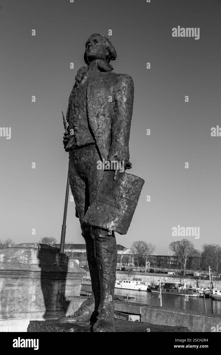Parigi, Francia - 24 gennaio 2022: Statua in bronzo di Thomas Jefferson, terzo presidente degli Stati Uniti, situata nel VII Arrondissement di Parigi, Franc Foto Stock