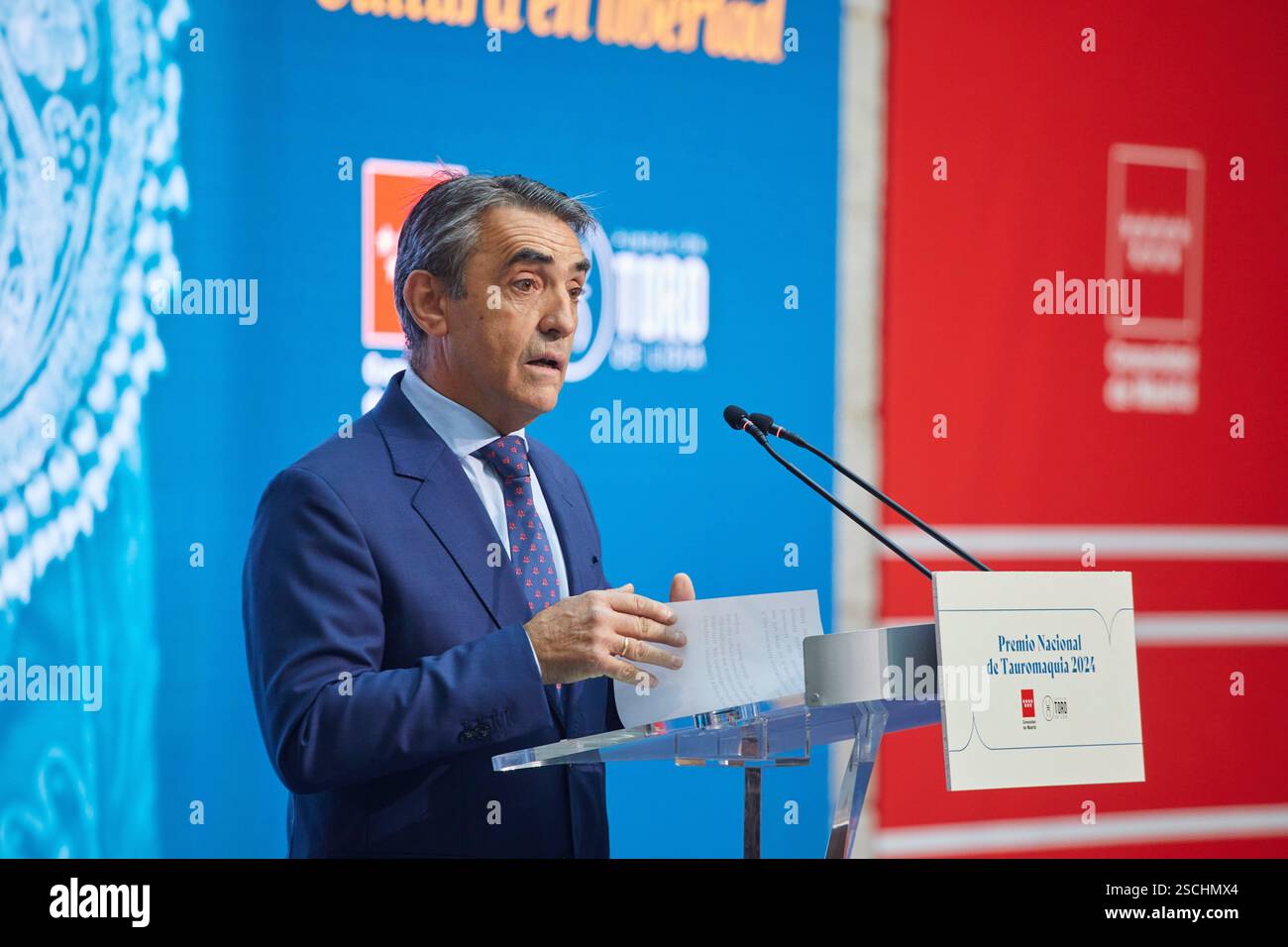 Madrid, 01/30/2025. Vera Casa de Correos. Presentazione del nuovo premio nazionale per la lotta alla bullismo, dopo essere stato sospeso dall'attuale ministro della Cultura, promosso dal Senato, dalla Fondazione Toro de Lidia e da nove comunità autonome. Isabel Díaz Ayuso, Pedro Rollán, il torero El Juli, il residente e allevatore della Fondazione Victoriano Martín e molti altri vi partecipano. Foto: Guillermo Navarro ARCHDC. Crediti: Album / Archivo ABC / Guillermo Navarro Foto Stock