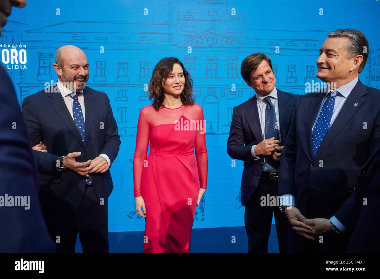 Madrid, 01/30/2025. Vera Casa de Correos. Presentazione del nuovo premio nazionale per la lotta alla bullismo, dopo essere stato sospeso dall'attuale ministro della Cultura, promosso dal Senato, dalla Fondazione Toro de Lidia e da nove comunità autonome. Isabel Díaz Ayuso, Pedro Rollán, il torero El Juli, il residente e allevatore della Fondazione Victoriano Martín e molti altri vi partecipano. Foto: Guillermo Navarro ARCHDC. Crediti: Album / Archivo ABC / Guillermo Navarro Foto Stock