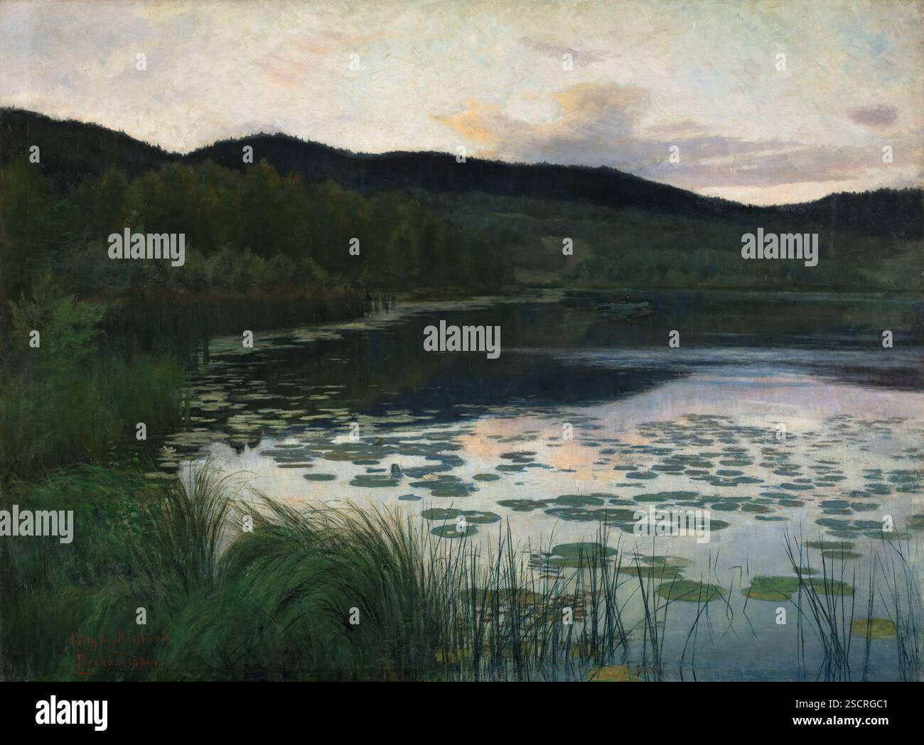 Notte d'estate, 1886. Ulteriori informazioni: Un lago calmo è circondato da colline boscose e ombrose. È il crepuscolo, e il sole è sul punto di scomparire all'orizzonte. Un debole riflesso di luce è evidente sulla superficie dell'acqua, insieme al riflesso delle nuvole, delle colline e dello scintillio del cielo simile a una madreperla. Giacendo a distanza nella luce torbida, si può distinguere una piccola barca con una persona che regna verso l'orizzonte. In primo piano, vicino allo spettatore, ci sono canne sottili e verdi, sono immobile nella serata tranquilla come le delicate ninfee sparse in tutto il Foto Stock