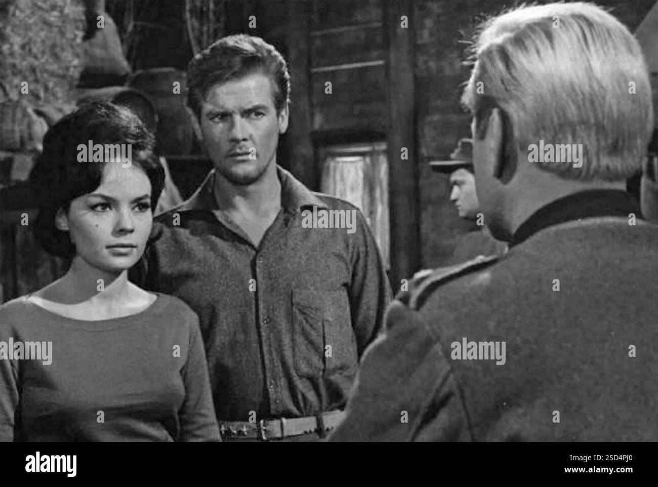 NO MAN'S LAND 1962 film con Roger Moore e Pascale Petit Foto Stock