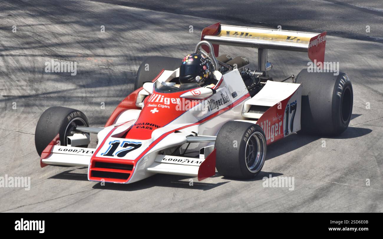 Long Beach, CA - 15 aprile 2023: La Shadow DN9 al Gran Premio di Long Beach, guidata da Clay Regazzoni nella stagione 1978 di F1. Foto Stock