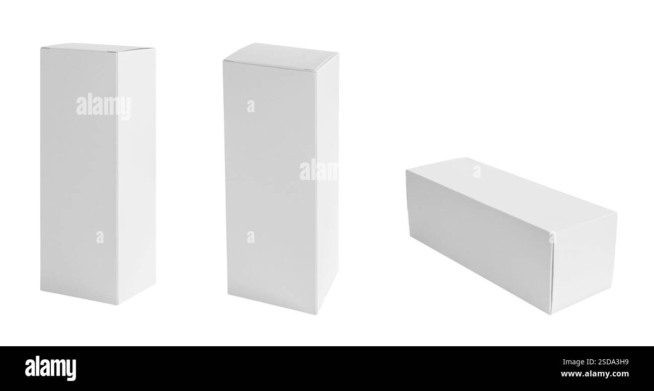 Set di scatole per imballaggio prodotto di forma alta bianche mockup isolate su sfondo bianco Foto Stock