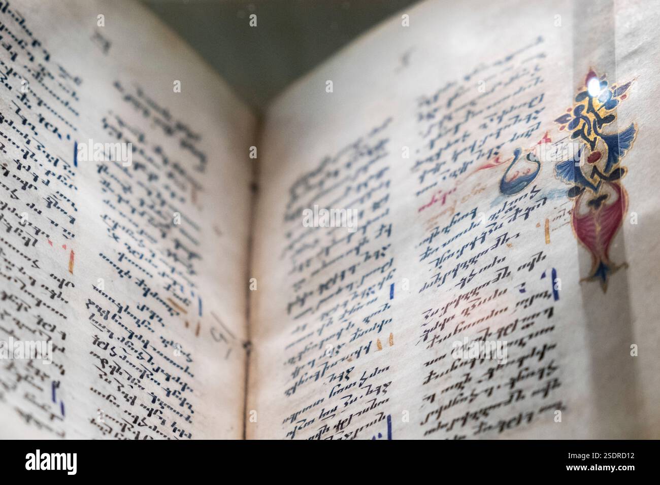 Manoscritto miniato armeno , XVII secolo, Costantinopoli, Fondazione Calouste Gulbenkian, ('Fundação Calouste Gulbenkian'), Lisbona, Portogallo. Foto Stock