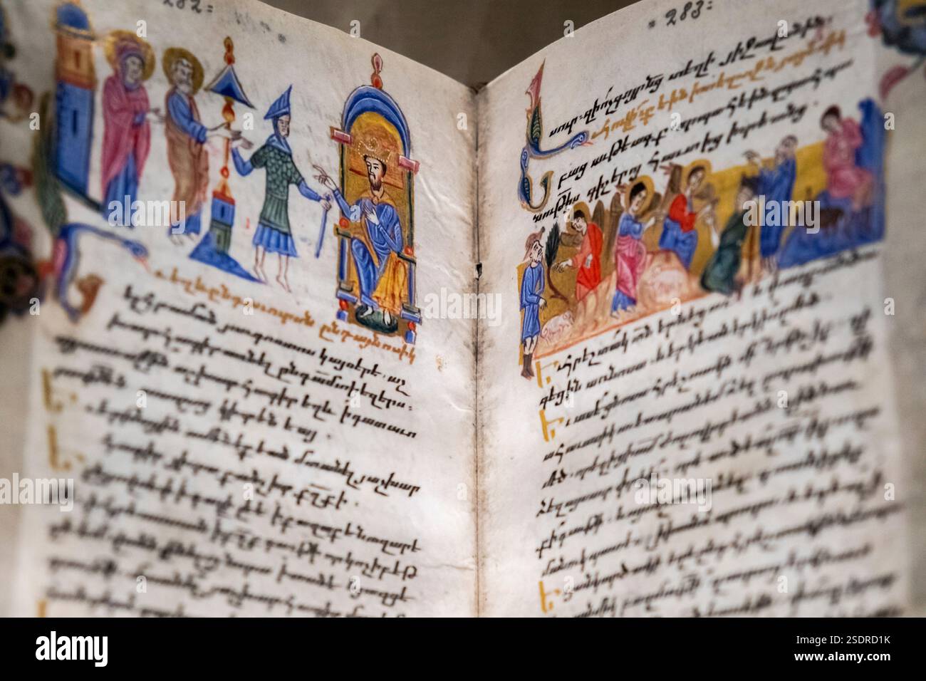 Manoscritto miniato armeno , XVII secolo, Costantinopoli, Fondazione Calouste Gulbenkian, ('Fundação Calouste Gulbenkian'), Lisbona, Portogallo. Foto Stock