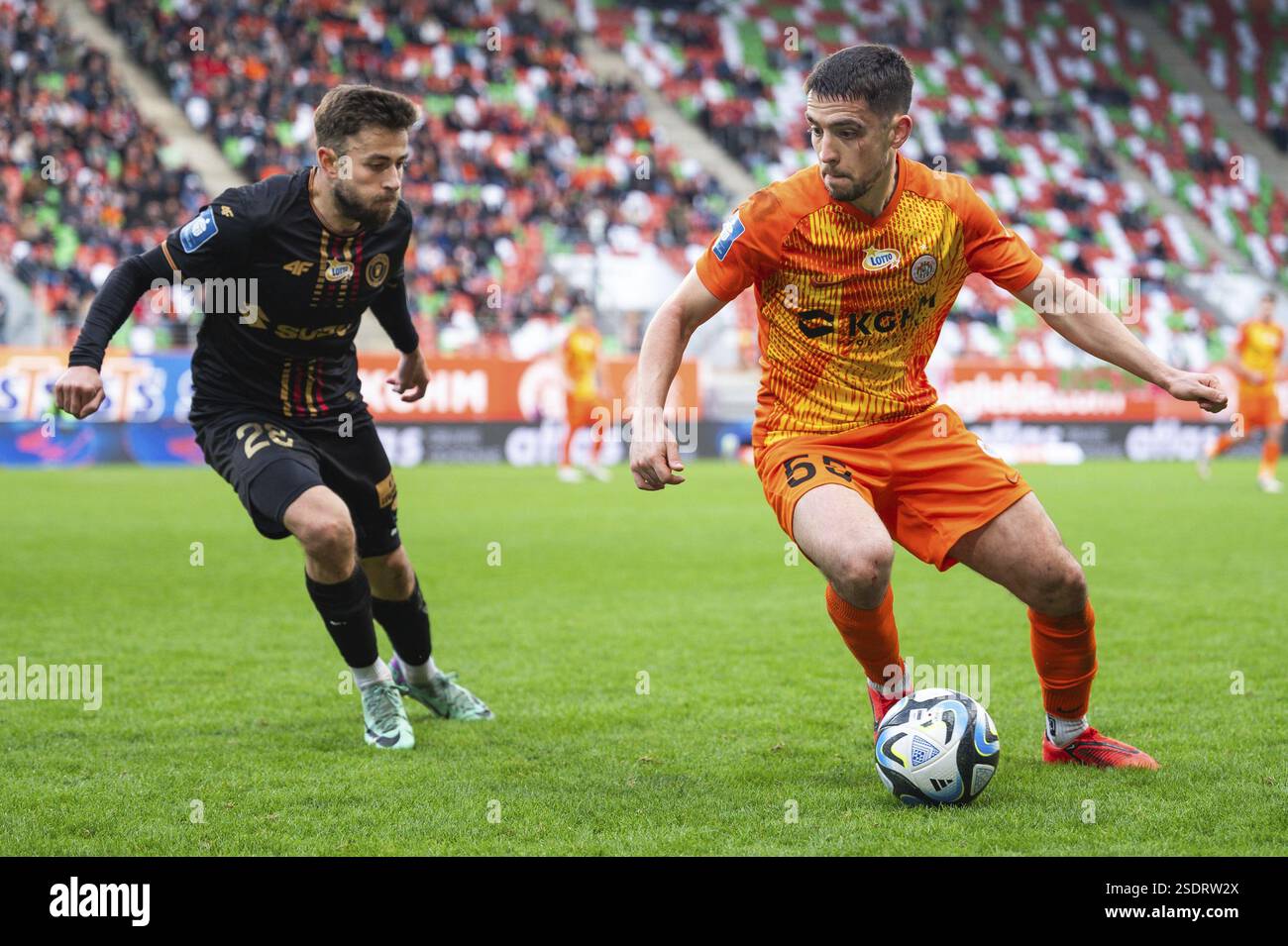 LUBIN, POLONIA - 3 MARZO 2024: Partita di calcio polacca PKO Ekstraklasa tra KGHM Zaglebie Lubin e Korona Kielce 1:0. In azione Marcus Godinho (L) Lu Foto Stock