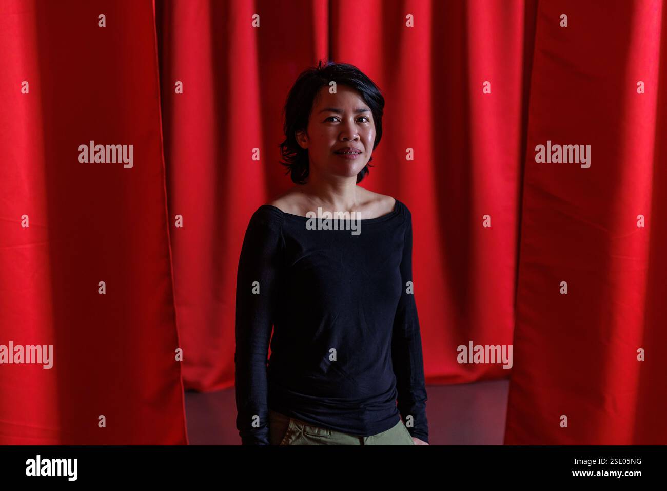 30 gennaio 2025, Hong Kong, Cina: A portrait of Magdalen Wong, una performance artist con sede a Hong Kong, il cui lavoro innovativo fonde clowning e storytelling visivo, ottenendo riconoscimenti internazionali attraverso la sua mostra personale Sour Punch a Hong Kong e la partecipazione a background Noise alla Des Bains Gallery di Londra, affrontando temi di identità, norme sociali e umorismo. (Immagine di credito: © May James per immagini Zolima/SOPA tramite ZUMA Press Wire) SOLO PER USO EDITORIALE! Non per USO commerciale! Foto Stock