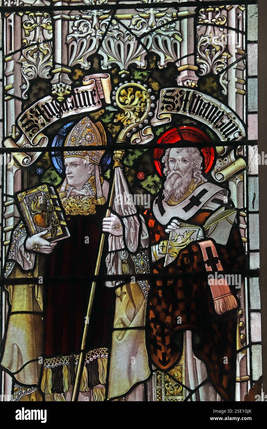 Vetrate colorate di Percy Bacon & Brothers raffiguranti zzz, la chiesa di Bude Haven, Cornovaglia Foto Stock