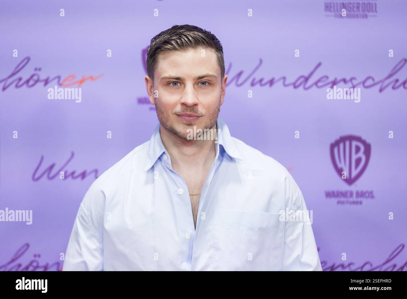 Jannik Schuemann alla prima del film Wunderschoener allo Zoo Palast di Berlino il 4 febbraio 2025 Foto Stock