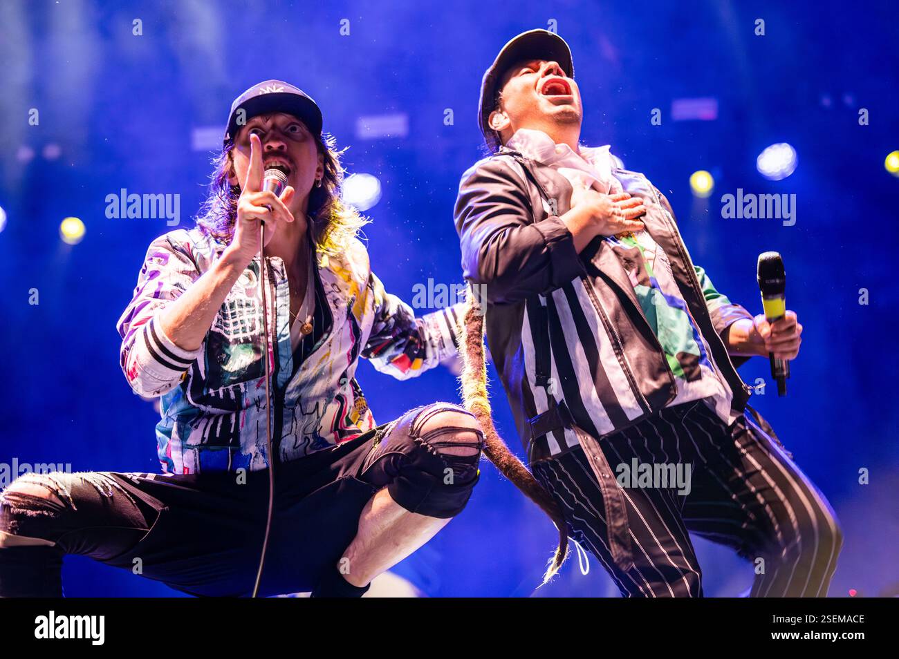 Londra, Regno Unito. 8 febbraio 2025. I Gipsy punk Gogol Bordello si esibiscono all'Alexandra Palace supportando Dropkick Murphys. Cristina Massei/Alamy Live News Foto Stock