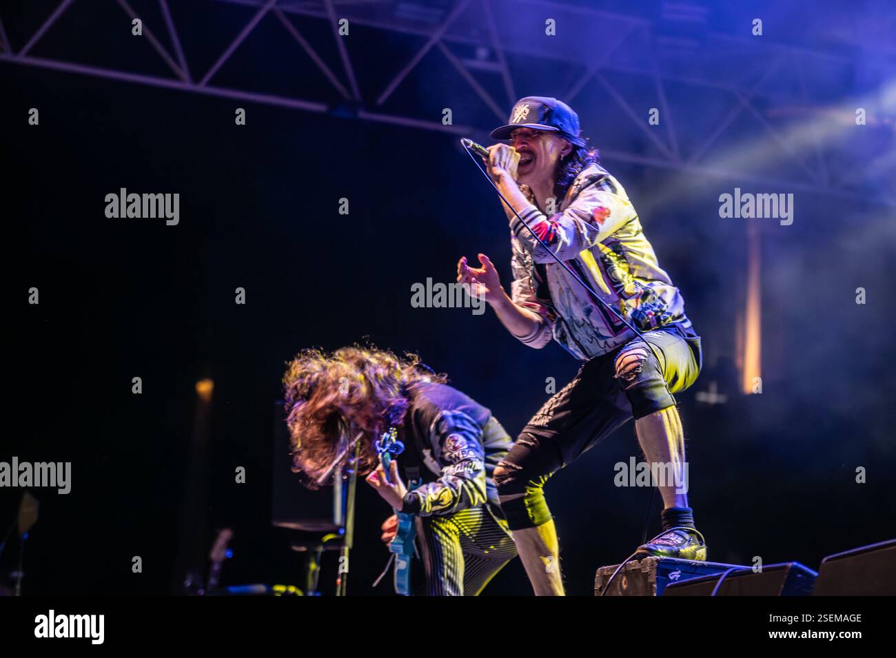 Londra, Regno Unito. 8 febbraio 2025. I Gipsy punk Gogol Bordello si esibiscono all'Alexandra Palace supportando Dropkick Murphys. Cristina Massei/Alamy Live News Foto Stock