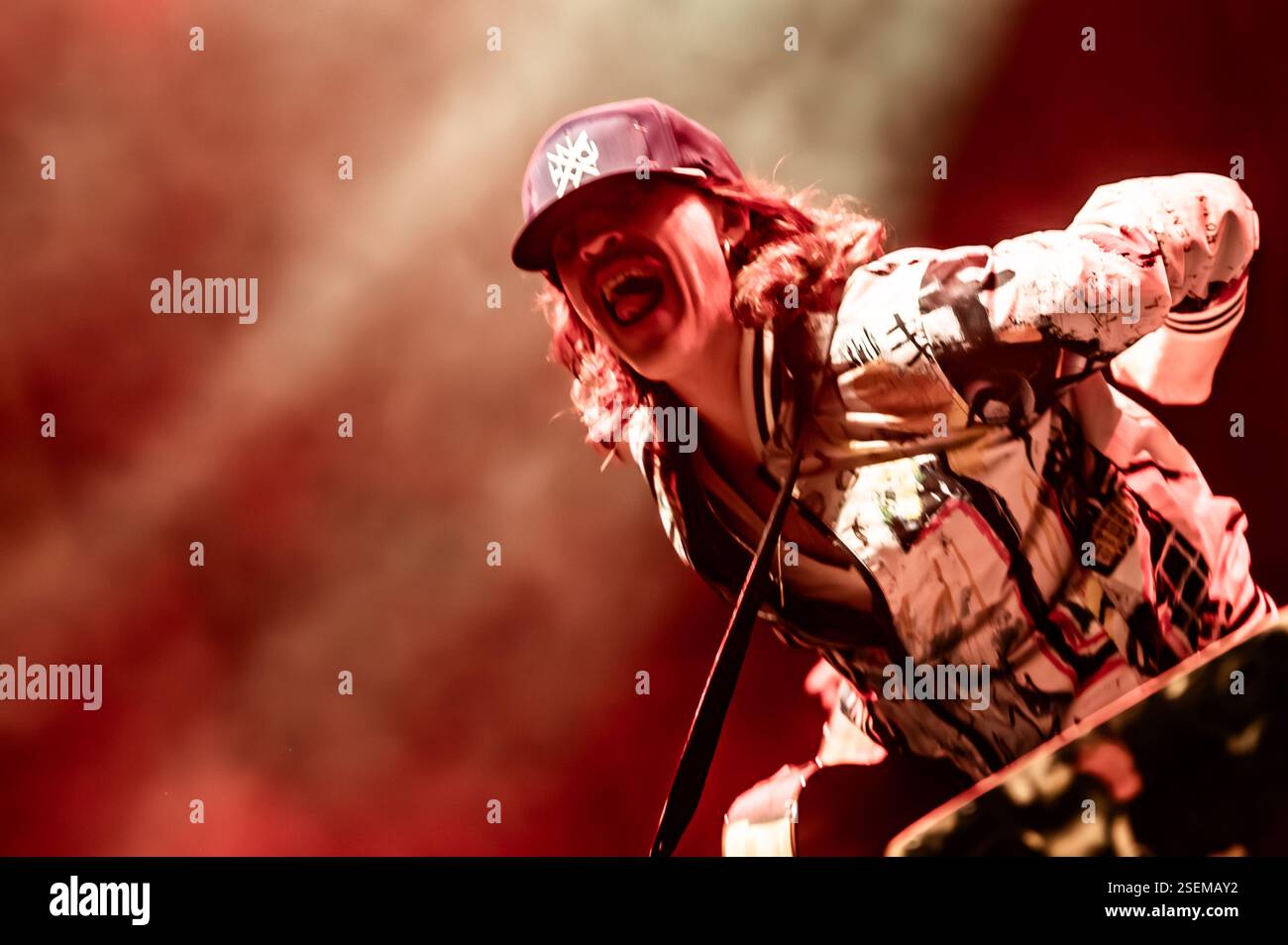 Londra, Regno Unito. 8 febbraio 2025. I Gipsy punk Gogol Bordello si esibiscono all'Alexandra Palace supportando Dropkick Murphys. Cristina Massei/Alamy Live News Foto Stock