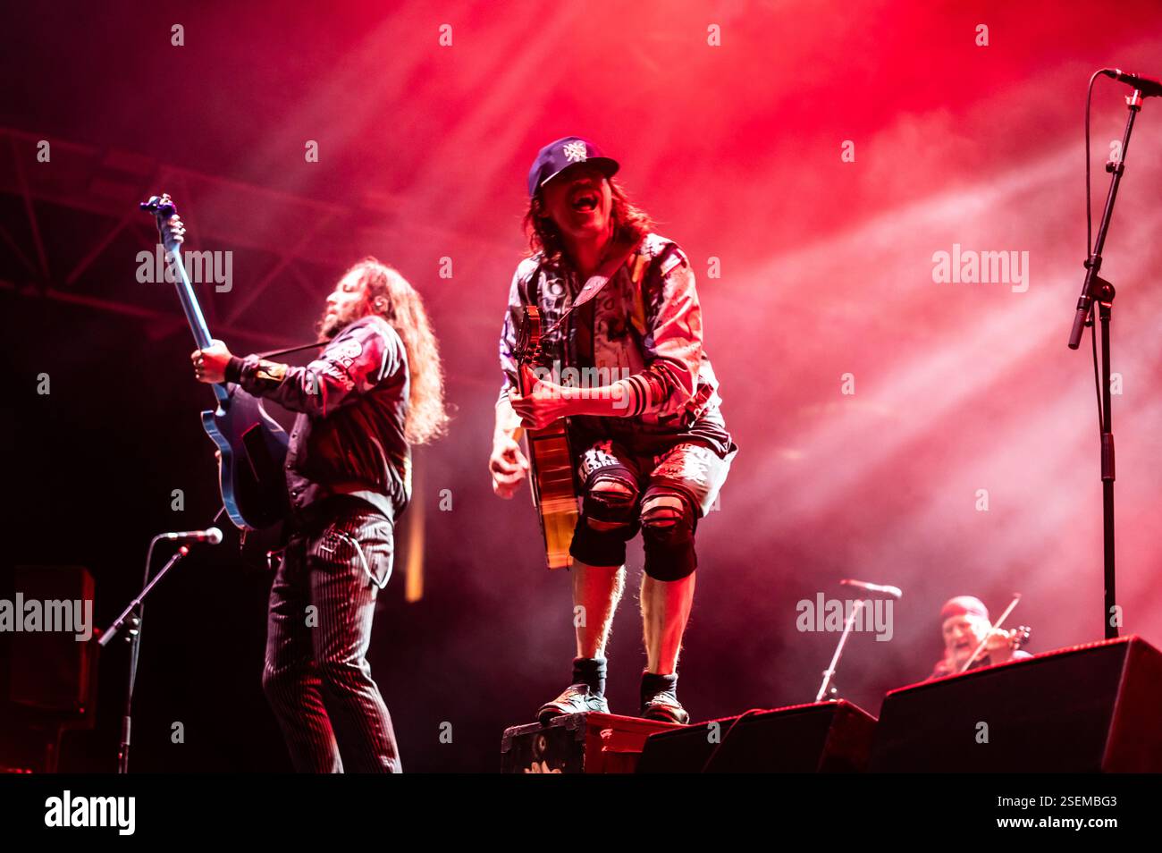 Londra, Regno Unito. 8 febbraio 2025. I Gipsy punk Gogol Bordello si esibiscono all'Alexandra Palace supportando Dropkick Murphys. Cristina Massei/Alamy Live News Foto Stock