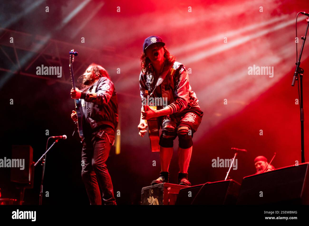 Londra, Regno Unito. 8 febbraio 2025. I Gipsy punk Gogol Bordello si esibiscono all'Alexandra Palace supportando Dropkick Murphys. Cristina Massei/Alamy Live News Foto Stock