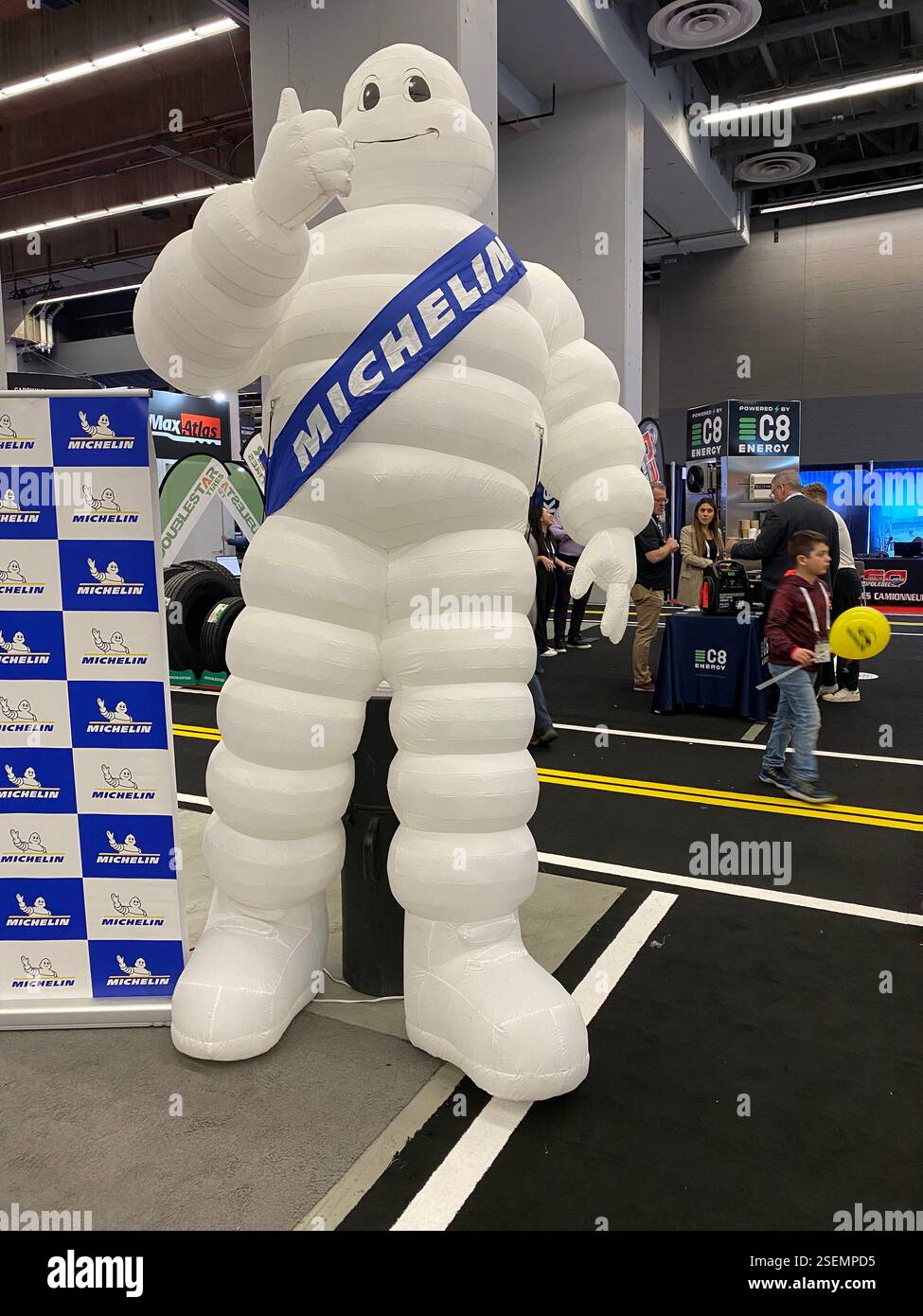 Mascotte Michelin in mostra alla fiera Expocam di Montreal, Quebec, Canada Foto Stock