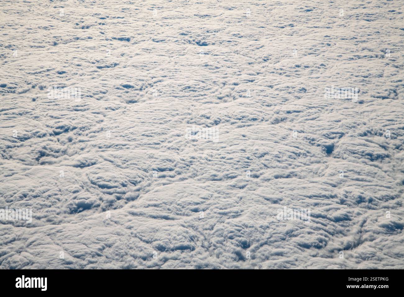 Vista aerea di soffici nuvole bianche senza orizzonte Foto Stock