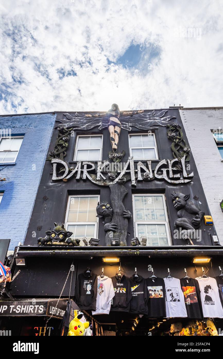 Dark Angel Gothic Storefront a Camden Town. Londra, Regno Unito, 8 luglio 2023 Foto Stock