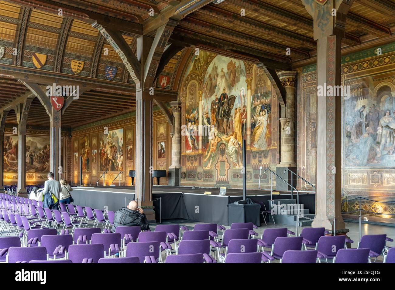 Kaisersaal in der Goslarer Kaiserpfalz in Goslar, Niedersachsen, Deutschland | la sala imperiale Kaisersaal del Palazzo Imperiale Kaiserpfalz in G. Foto Stock
