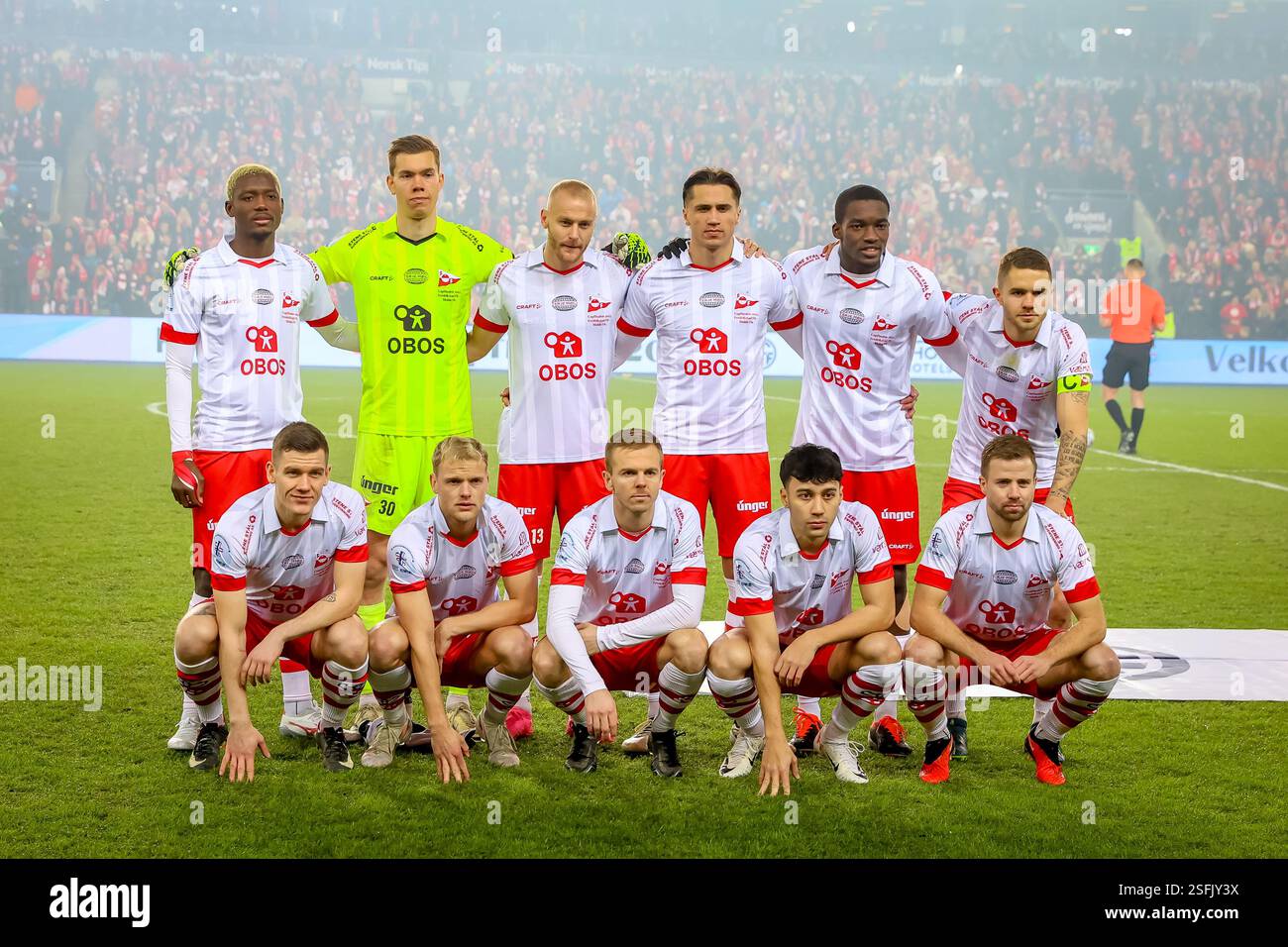 Oslo, Norvegia, 7 dicembre 2024. Foto della squadra di Fredrikstad prima della finale di Coppa di Norvegia 2024 tra Molde e Fredrikstad al Ullevål Stadion. CRE Foto Stock