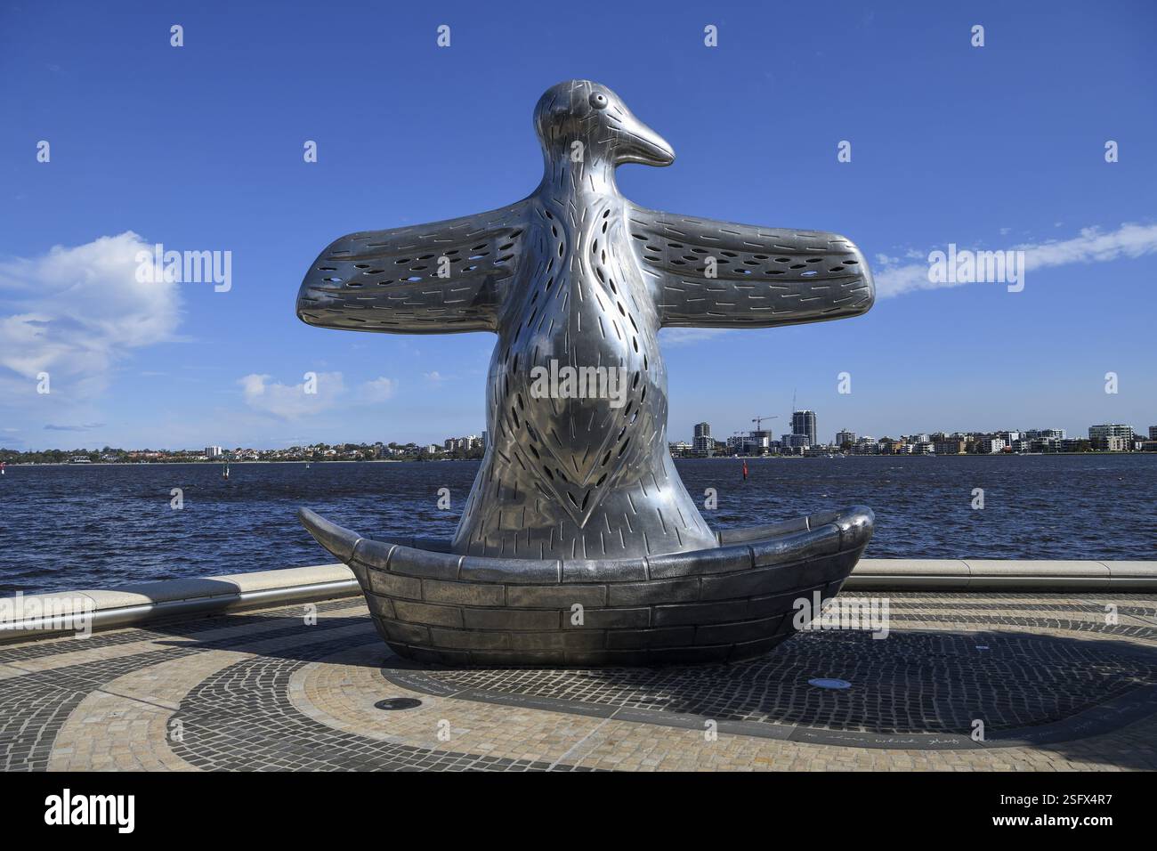 Scultura in alluminio First Contact di Laurel Nannup, Elisabeth Quay, Port, Perth, Stato dell'Australia Occidentale, Australia, Oceania Foto Stock