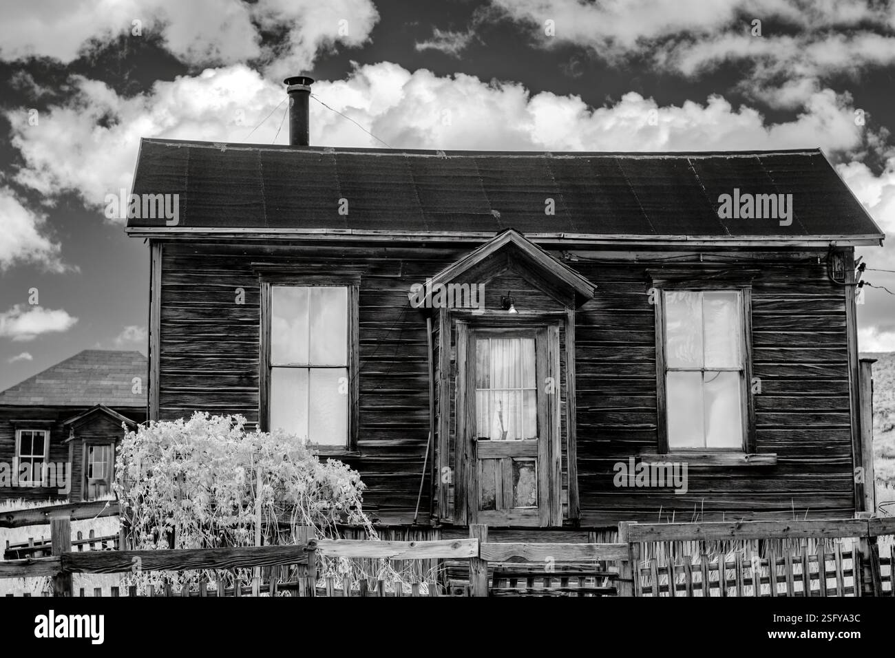 Pittoresca casa in legno arrugginito nell'ovest Foto Stock