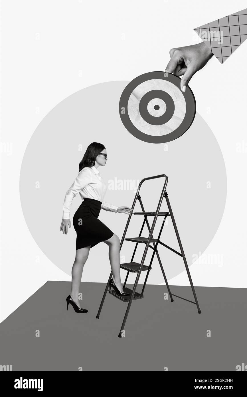 Immagine collage verticale di successo determinato mini business ladder scala arrampicata braccio grande tenere freccette bordo bersaglio isolato su sfondo creativo Foto Stock