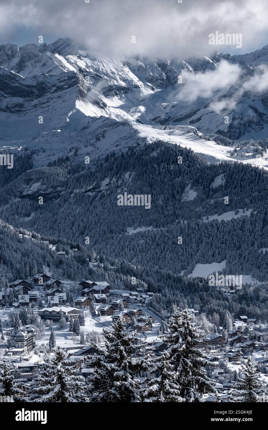 Stazione sciistica di Villars sur Ollon e località turistica nelle Alpi Vaudoise, Svizzera Foto Stock